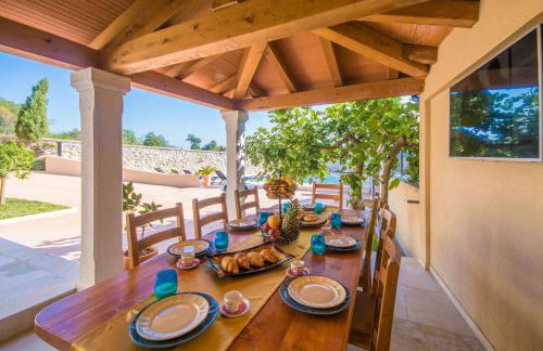 Gorgeous Pool Villa with a fenced garden - Photo 33