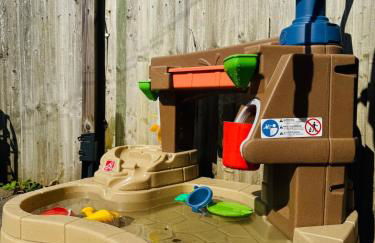 Modern 4BR House with Parking, 8 Mins to Gatwick Airport - Foto 2