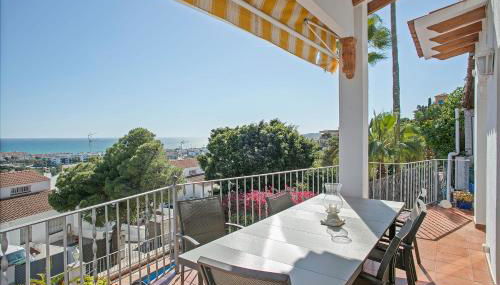 HOUSE WITH AMAZING VIEWS , OVERLOOKING THE FESTIVAL TOWN OF SITGES - Foto 5