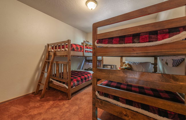 Tahoe Donner Cabin in the Woods by Sierra Getaways - Photo 5