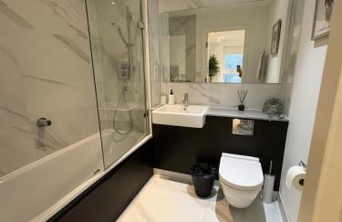 2 Bed Luxury Property with Balcony King Cross - Foto 11