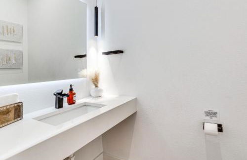 Yard, Patio! Luxe Home Near Top Dallas Attractions - Foto 14