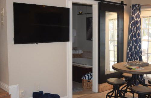 Lake front Studio - Photo 16