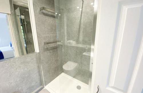 Harbourside House - Great Location - Parking - 2 En-Suites - Sleeps 5 Plus 1 - Photo 10