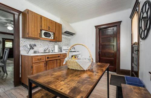 Mountain Serene Views and Creek-side Charm - Pet friendly - Foto 10