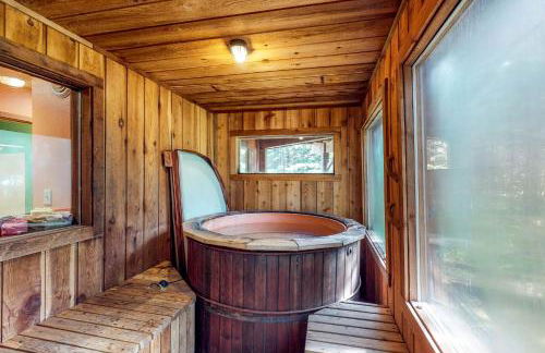 Compton's - Photo 26