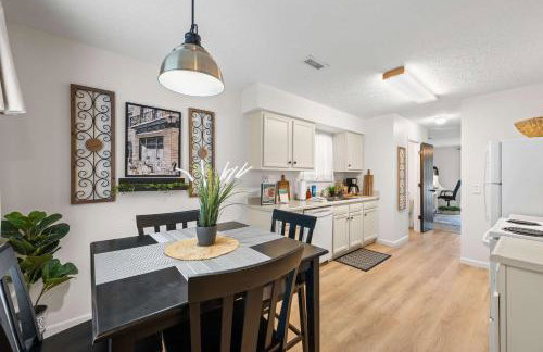 Entire Duplex Close to ark with Private Parking - Foto 6