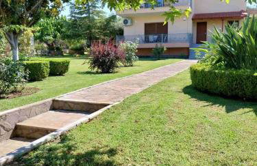 Georgias paradise villa and Garden - Foto 1