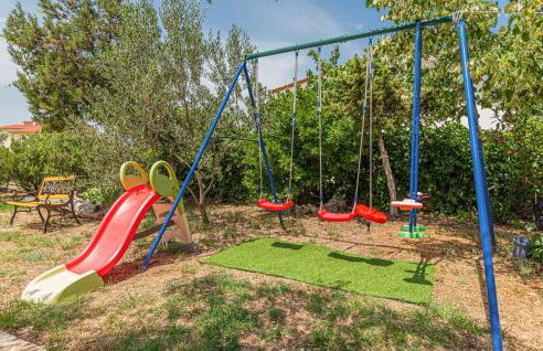 Three-Bedroom Holiday Home In Lozovac - Foto 6