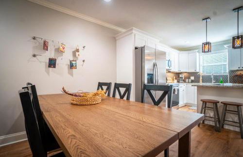 Par-Tee Haus I- Game Room & Hot Tub-Walk to Helen - Foto 18