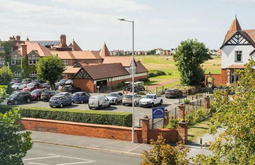 Prime Location Steps from Royal Liverpool Golf - Foto 1