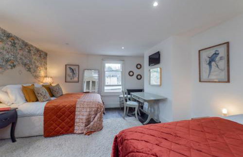 Heron Stays Bath- Historic Pub Retreat, Original Beams, Parking, Sleeps 9, 3 Miles to Bath Central - Photo 29