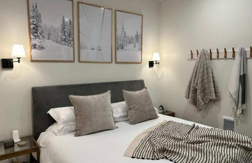 Stylish King Suite-FP-Hot Tub-Walk to All In OT - Photo 12