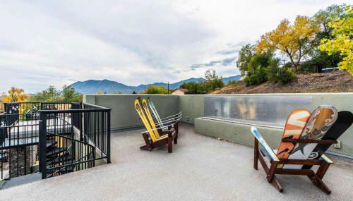 4BD Home w Rooftop Patio Fire Pit & Mountain Views - Foto 1