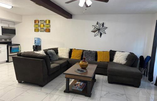 HUGE In-Law Apt Beach Oasis- Private entrance - Foto 1