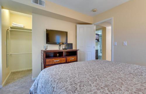 Englewood Apt with Patio in Denver Tech Center - Foto 16