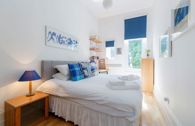 Philbeach Balcony- 2bed flat in Earls Ct - Photo 2