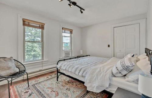 City Oasis Awaits Cozy DT Home With Hot Tub Vikings - Foto 26