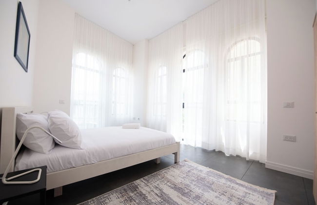 PORT CITY HAIFA - Flea Market Luxury - Foto 5