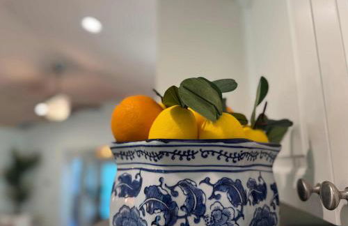 The Orange Blossom Suite Near UF Shands D-town - Photo 21