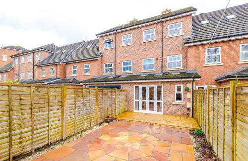 NEW! Incredible Home In Northwich By 53 Degrees Property, Perfect For Groups, FREE Parking! - Photo 57