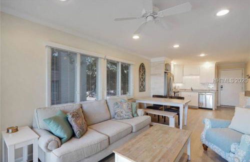 Direct Oceanfront Private Villa Overlooking Pool/Beach - South Forest Beach - Right next to Coligny Plaza - Foto 7