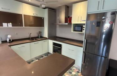 Ático con Terraza Privada en Granada Centro Parking Gratis - Foto 8