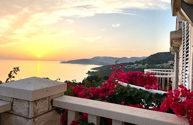 Villa Bouganvillea - sea View & Garden - A4 Premium - Photo 1