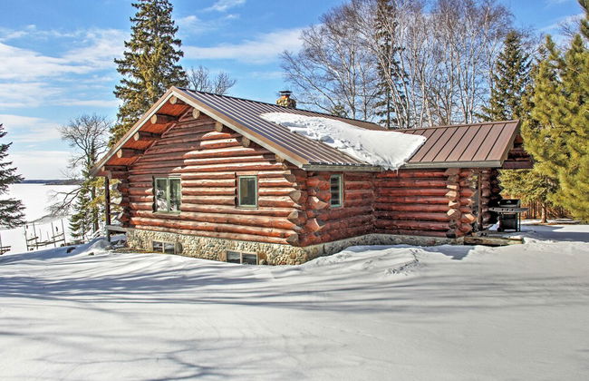 Wonderful Home on Sand Lake with Expansive Porch! - Foto 57