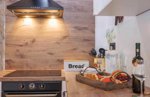 Villa Melary with Pool and Jacuzzi - Photo 6