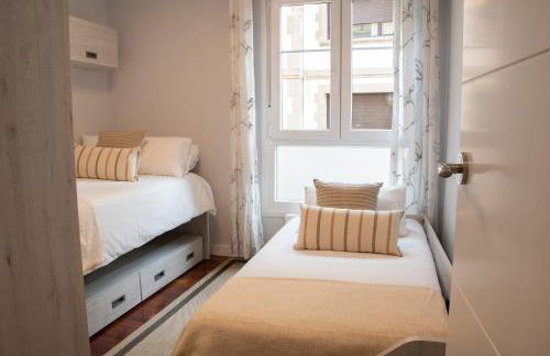 Maravillosa ubicación junto al mar con garaje - Foto 13