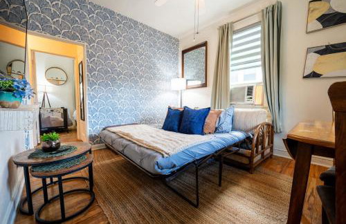 Bloom and Relax Historic 1BR in Downtown - Foto 17