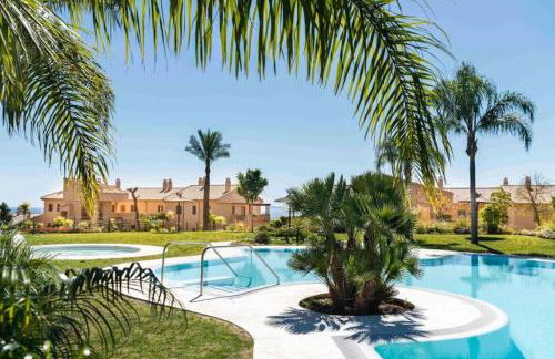 Elegant apartment, stunning views, fully renovated in la Hacienda del Senorio de Cifuentes - Photo 48