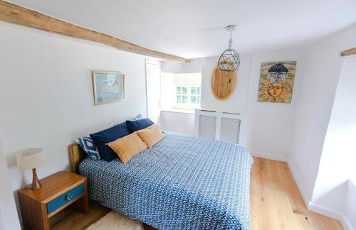 Beautiful 3BD Thatched Stone Cottage Kettering - Photo 9