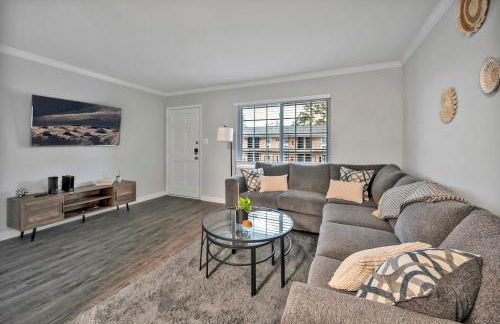 Duke - Pet Friendly 1BR with Gym & Pool - Foto 1