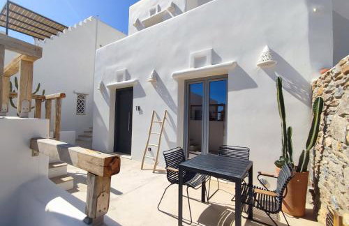 PANORMOS ART Beachfront Suites - Photo 44