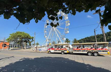 Cantinho Perfeito para Dois Conforto e Mar Bem Pertinho, Casa terrea no centro 80M Praia, Ar, Enxoval,Estacionamento e churrasqueira - Foto 3
