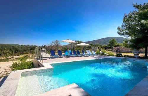 Cozy and Chic Little House with Pool Ivinj-2 - Foto 7