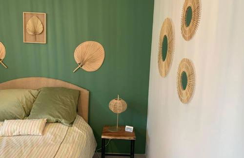 Rez de maison neuve Piscine WiFi Poolhouse en Pierre - Foto 18