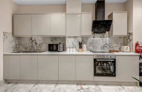 4 Bed House - Sleeps 9 - Garden - Parking - Wifi - Foto 13