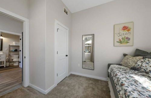 Cowboy Pool 2 mins 2 Silos & Cameron Park - Photo 11