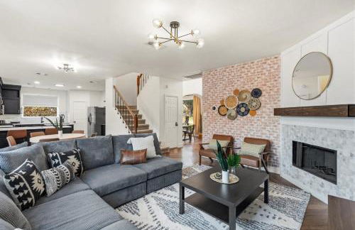 5BD Getaway w Pool Patio Firepit Mins to DT - Photo 5