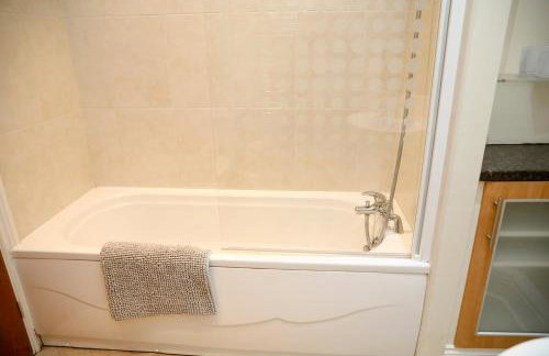 Beautiful cozy 3 bedroom 2 bathroom apartment - Foto 13