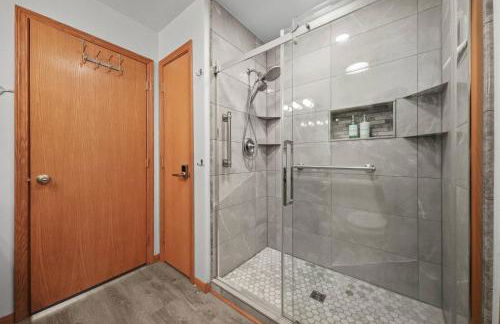 Sauna, Game Room, and Beach Front on Houghton Lake - Foto 12