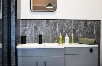 Bathgate Penthouse near Edinburgh - Photo 24