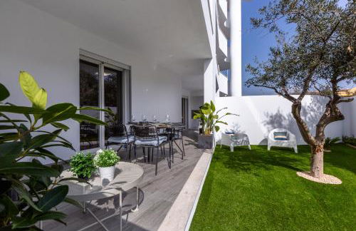 Colombo Palace - viale colombo 358 - Photo 11