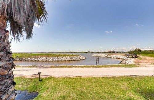 Intracoastal Views and Deck Surfside Beach Home - Foto 35