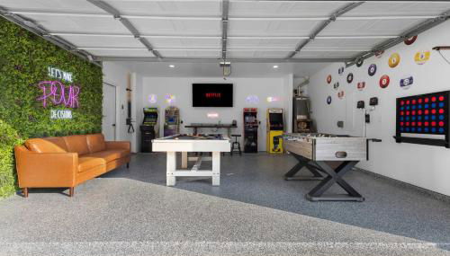 Heated Pool & Spa Mini Golf Bowling Game Room perfect for family - Foto 4