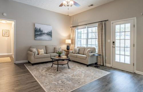 Spacious 3BR Home on Sprawling Serene Grounds - Foto 6