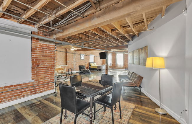 Stylish Chic Retreat At Lafayette Lofts 1 Bedroom Apts by RedAwning - Foto 17